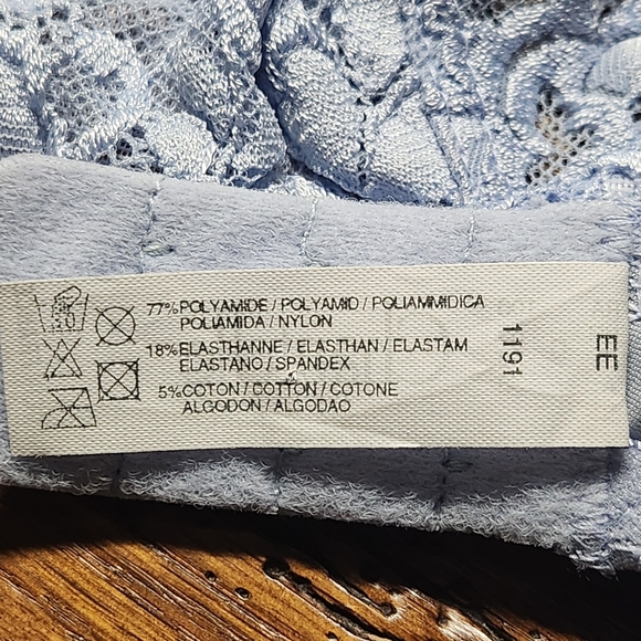 Vintage Chantelle Made in France Unlined Lace Bra 38C Light Blue - Picture 8 of 8